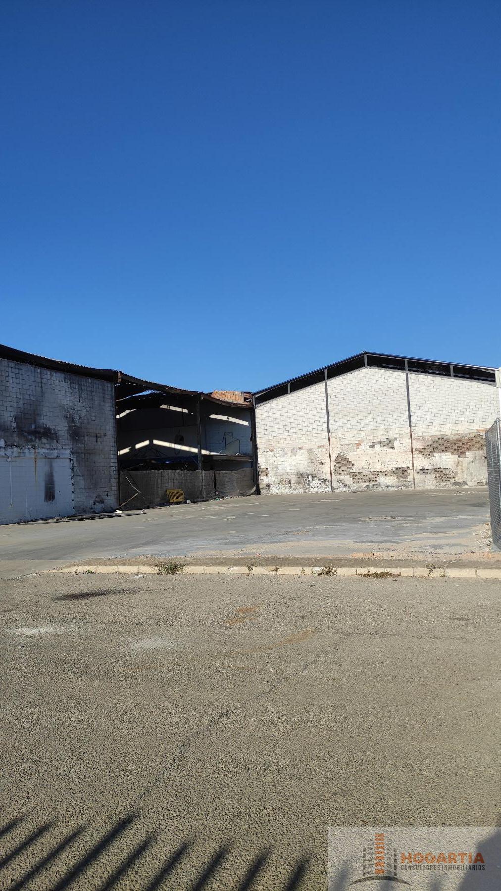 For sale of land in Dos Hermanas
