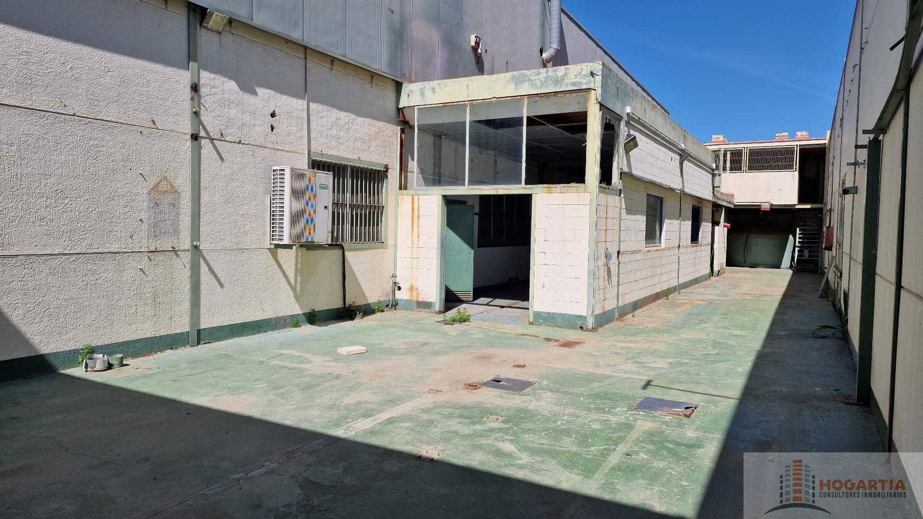 For sale of industrial plant/warehouse in Dos Hermanas