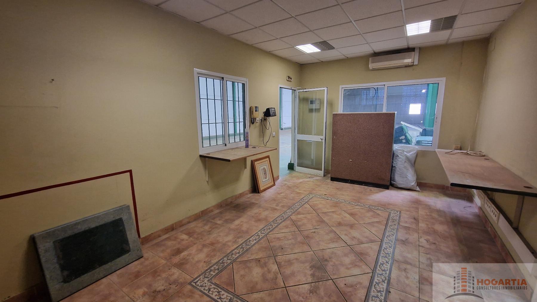 For sale of industrial plant/warehouse in Dos Hermanas