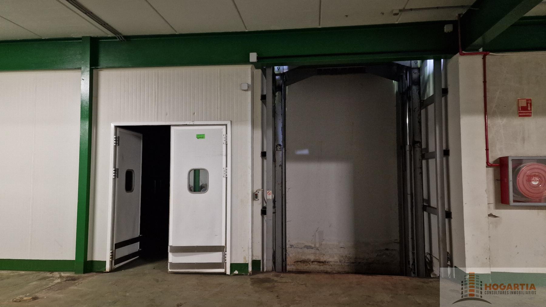 For sale of industrial plant/warehouse in Dos Hermanas