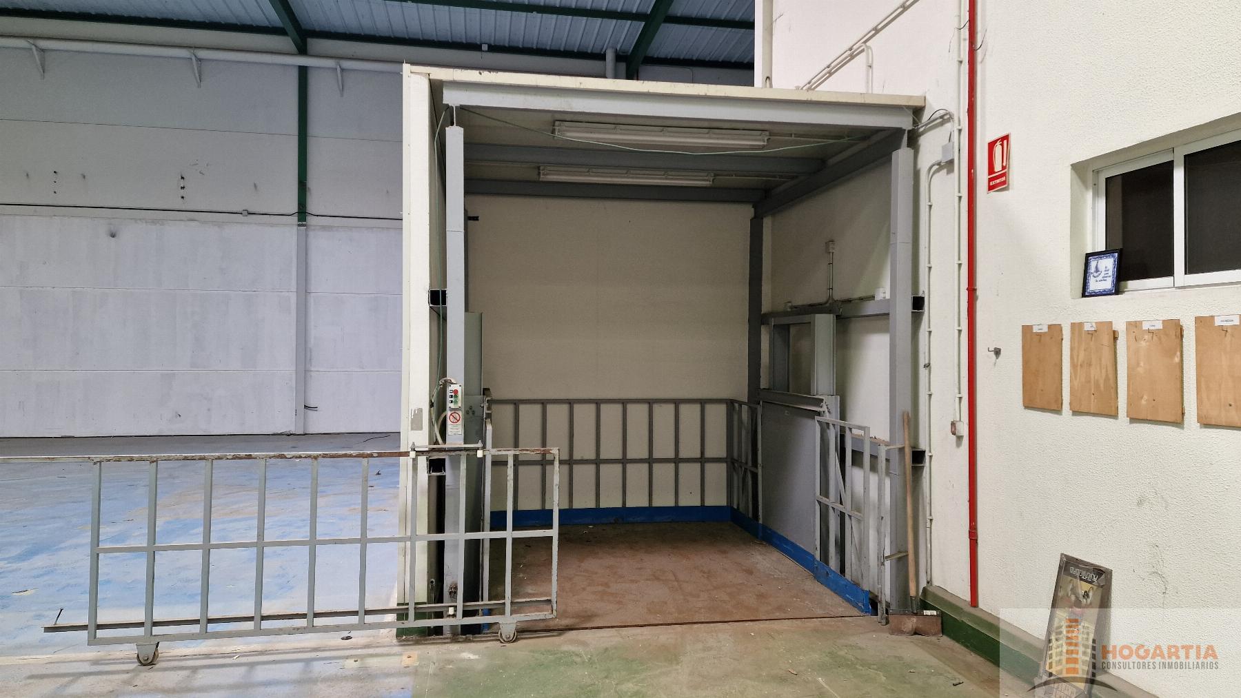 For rent of industrial plant/warehouse in Dos Hermanas