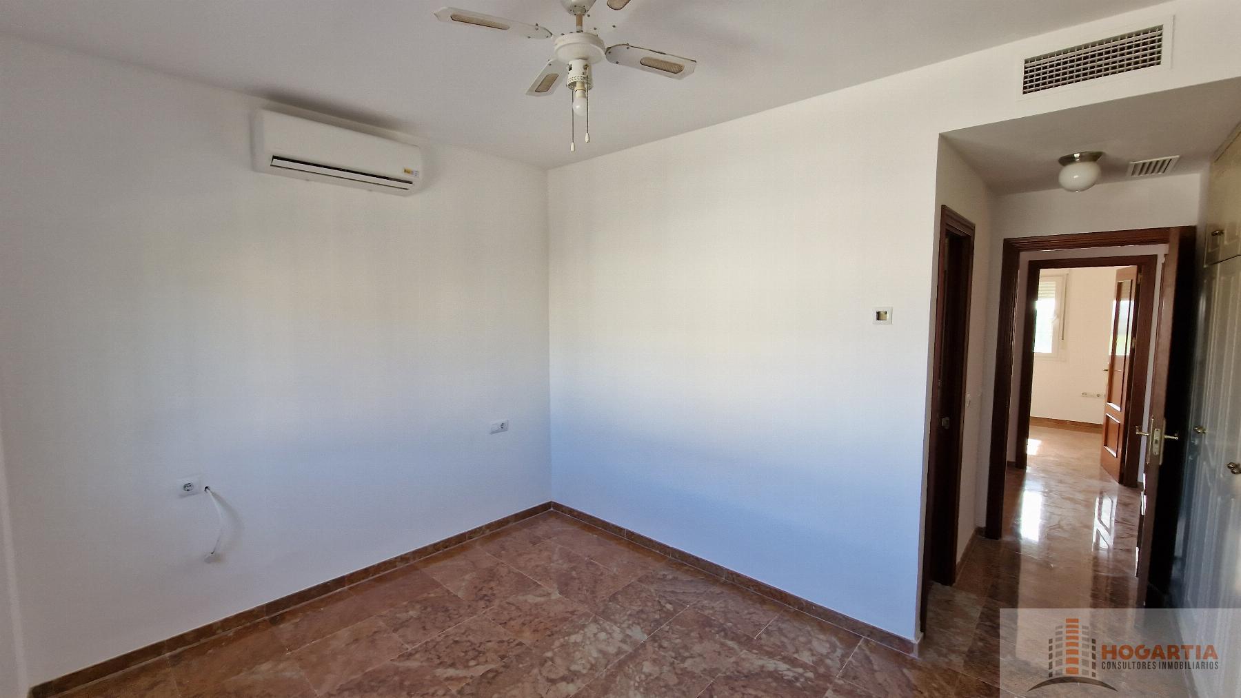 For sale of house in Espartinas