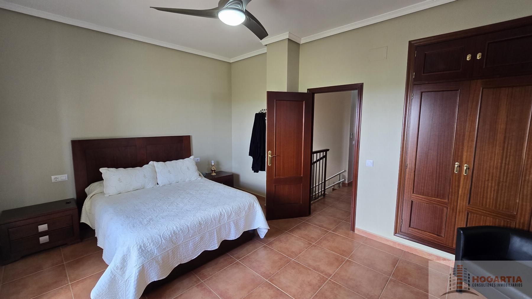 For sale of chalet in Olivares