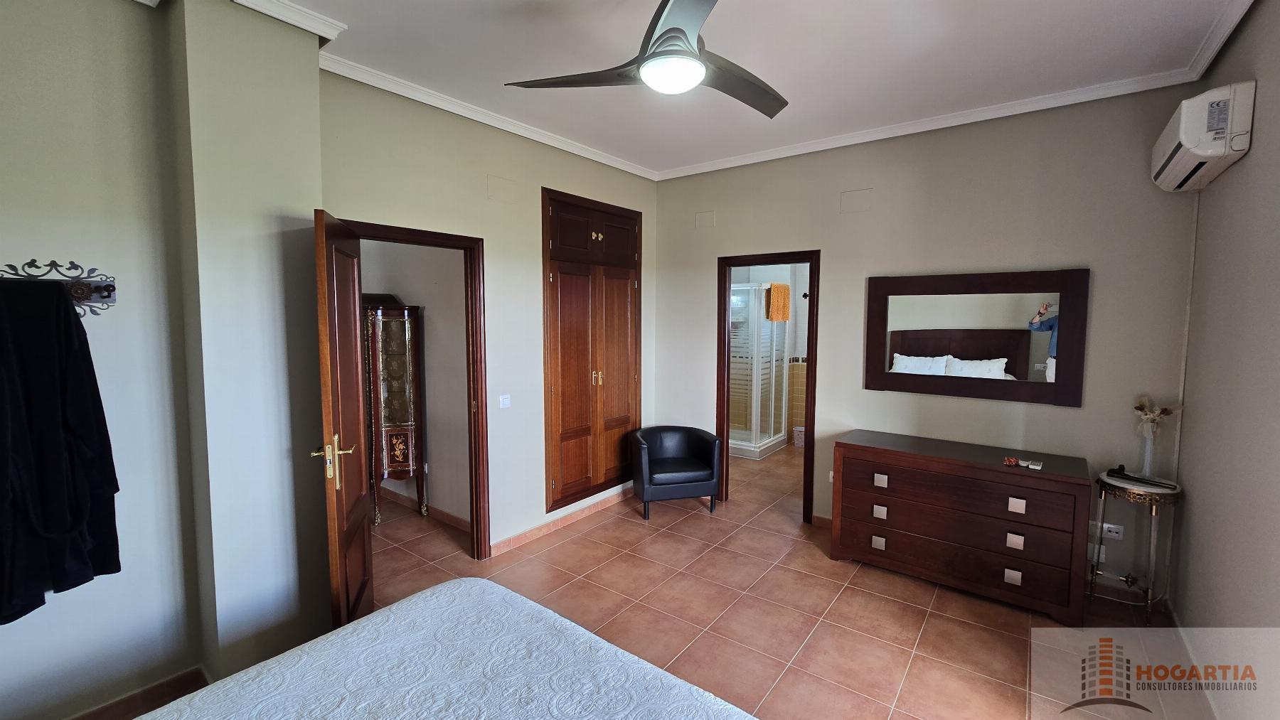 For sale of chalet in Olivares
