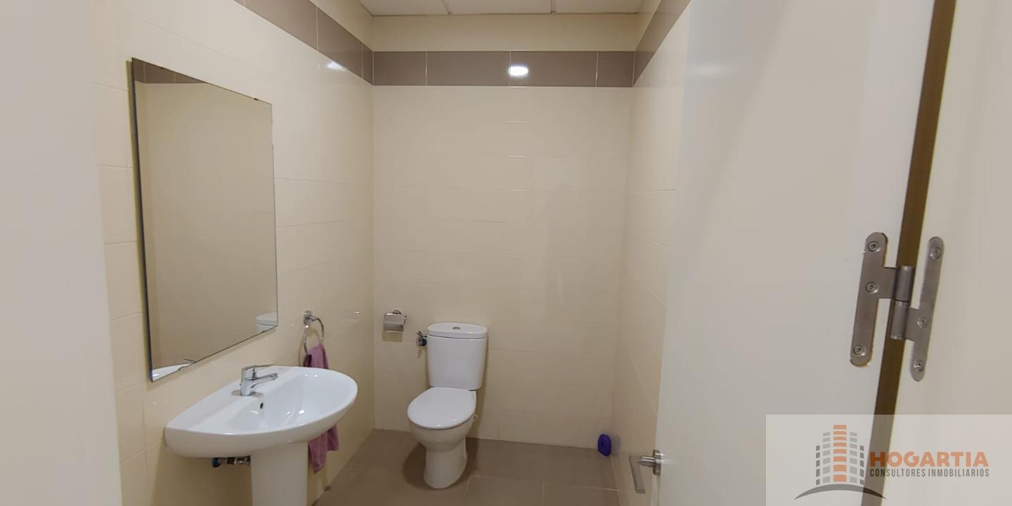 For rent of commercial in Dos Hermanas