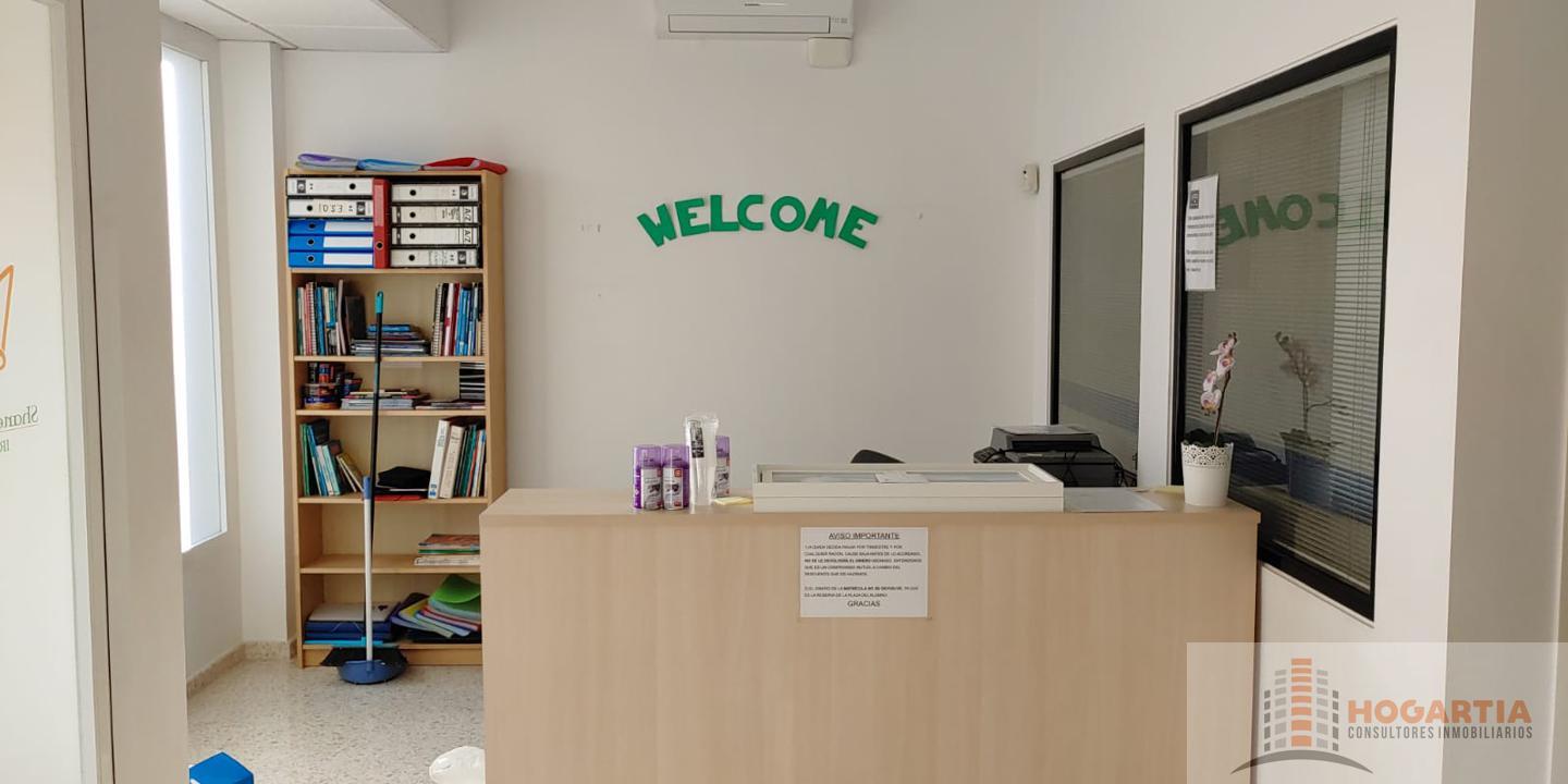 For rent of commercial in Dos Hermanas