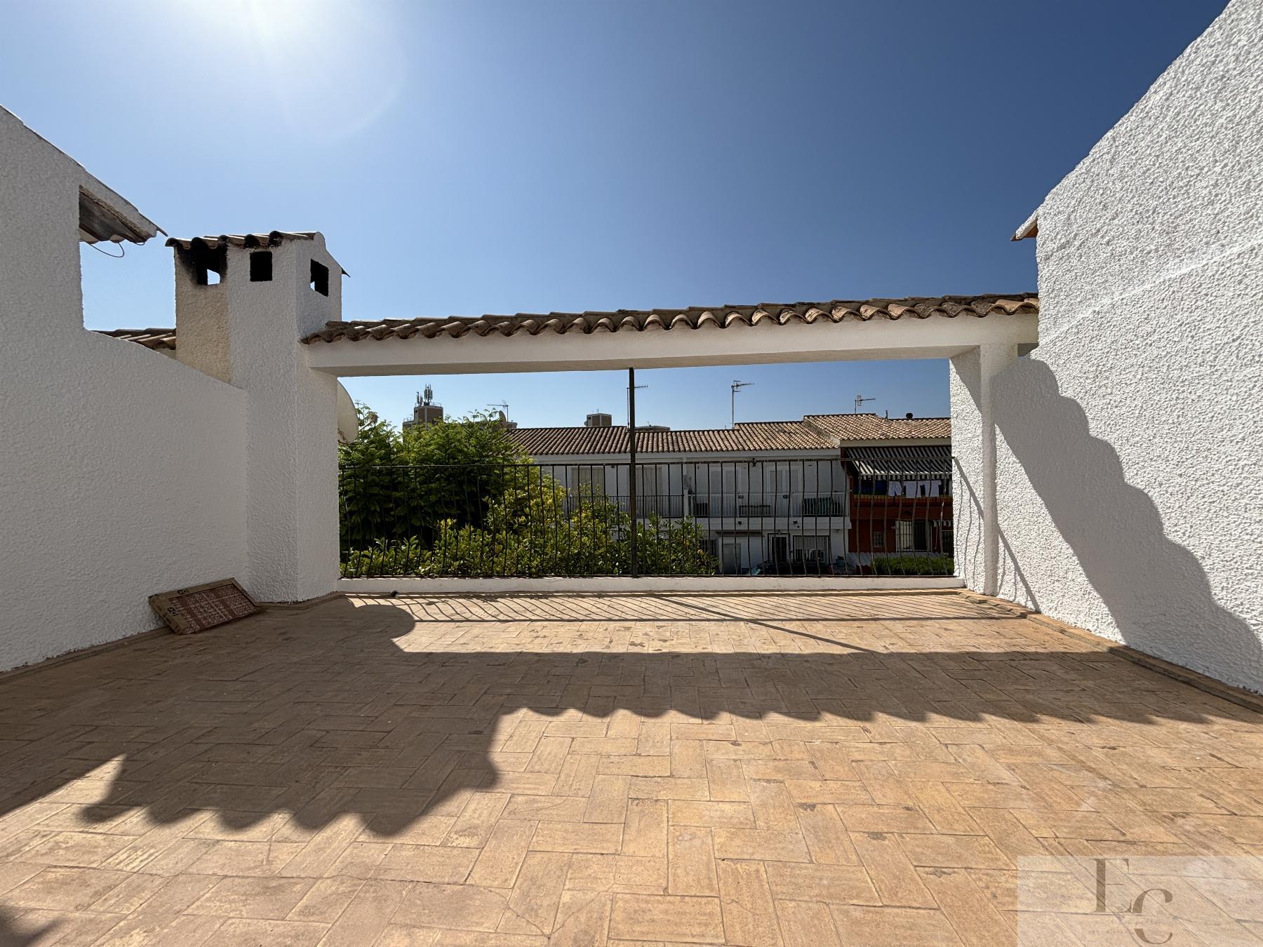 For rent of bungalow in El Campello