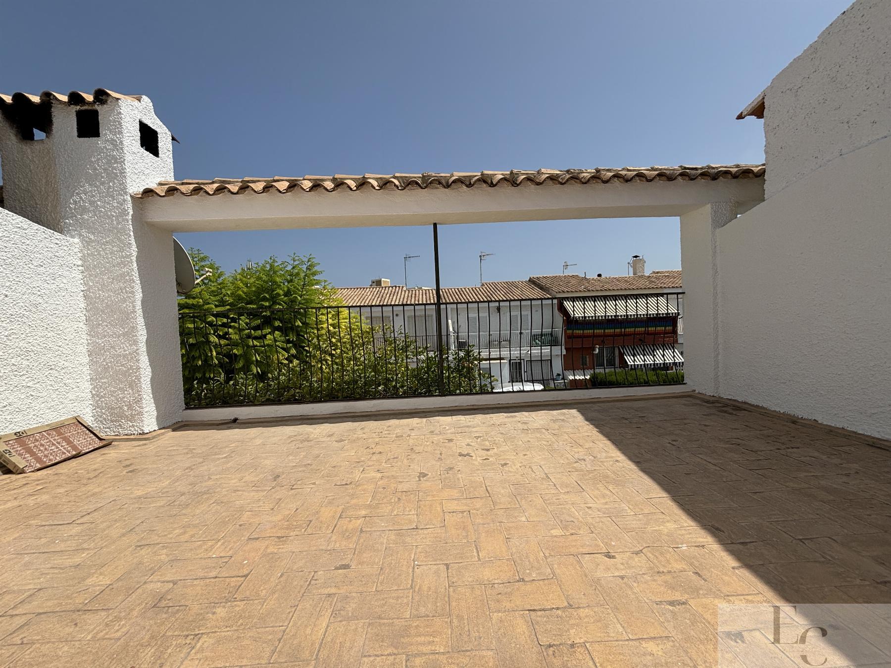 For rent of bungalow in El Campello