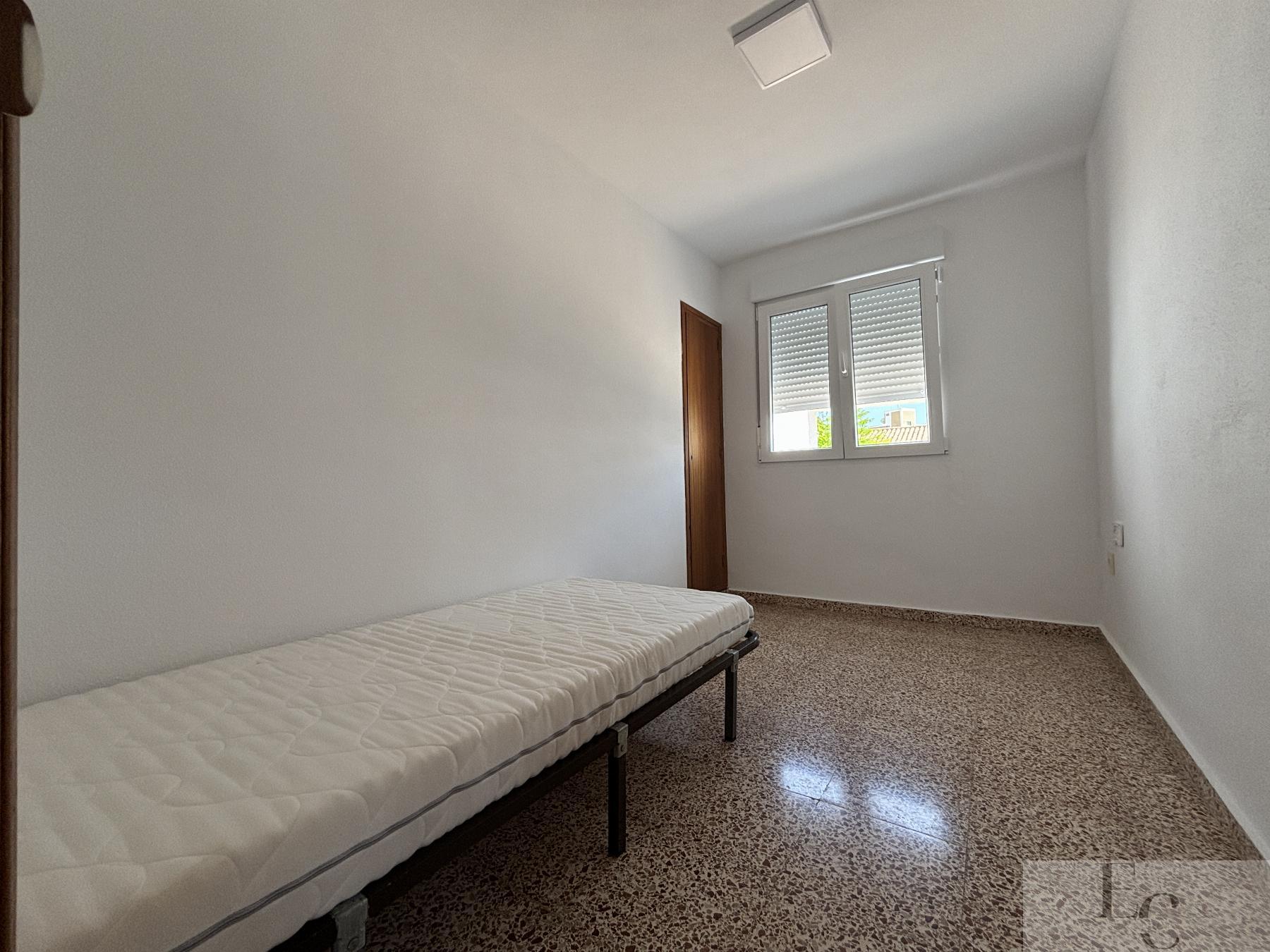 For rent of bungalow in El Campello