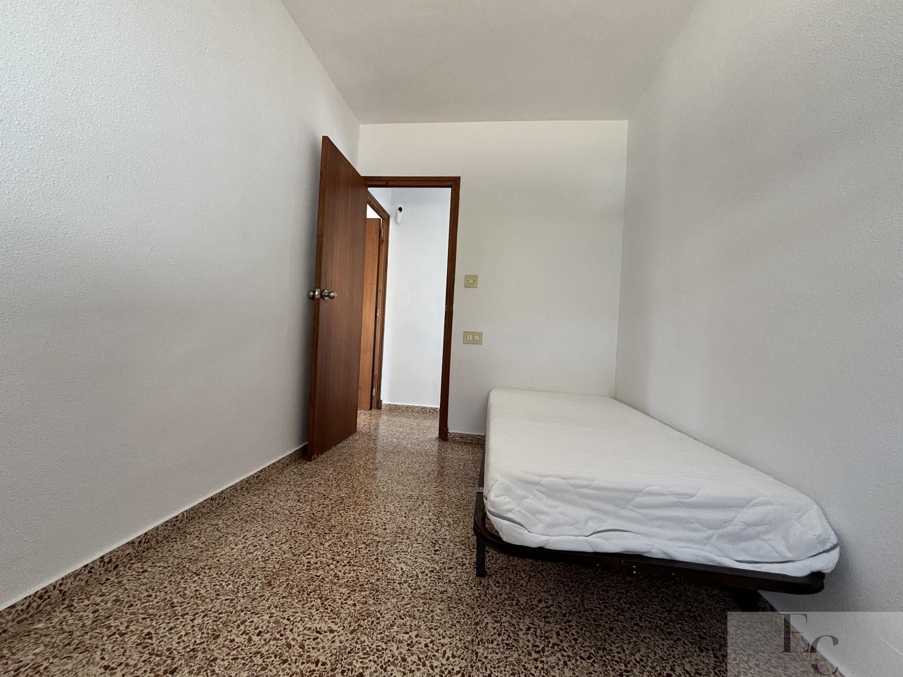 For rent of bungalow in El Campello