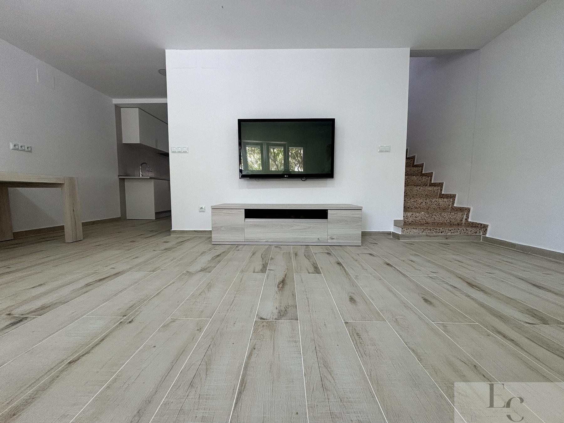 For rent of bungalow in El Campello