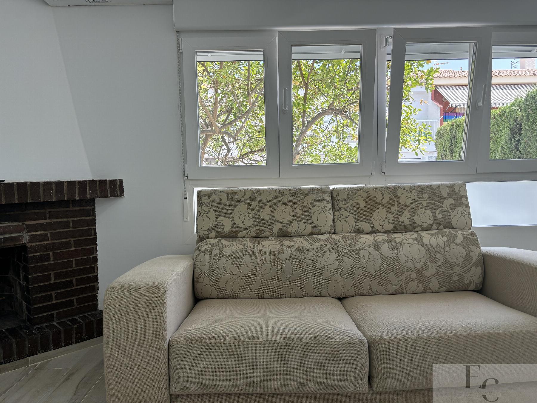 For rent of bungalow in El Campello
