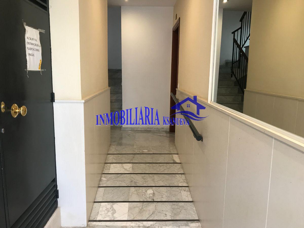 For sale of flat in Córdoba