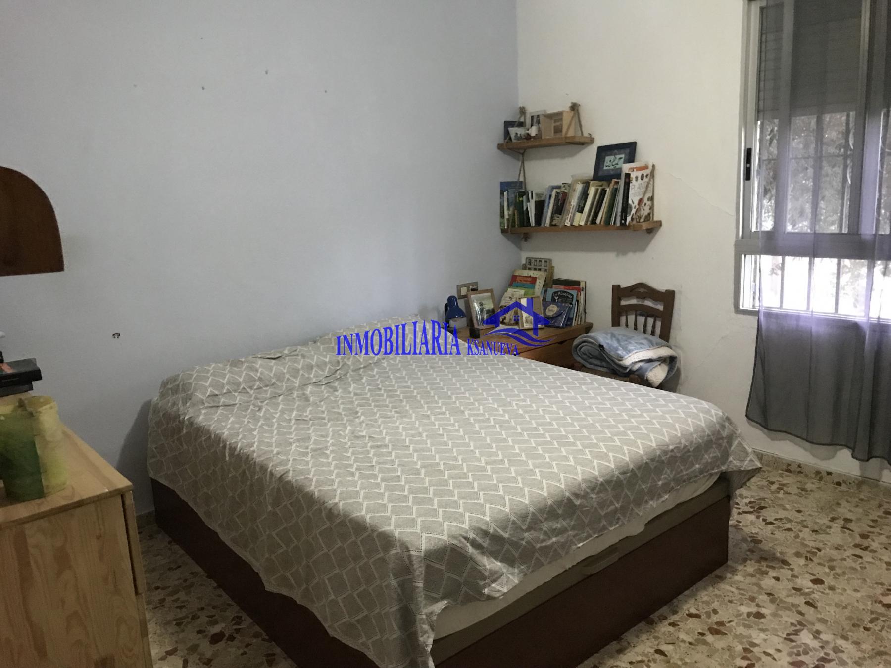 For sale of flat in Córdoba
