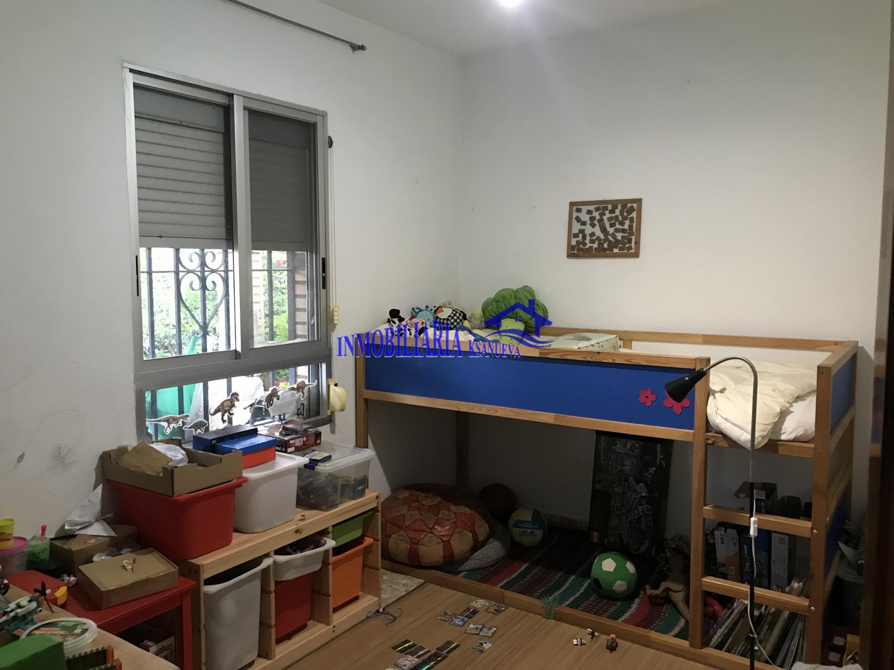 For sale of flat in Córdoba