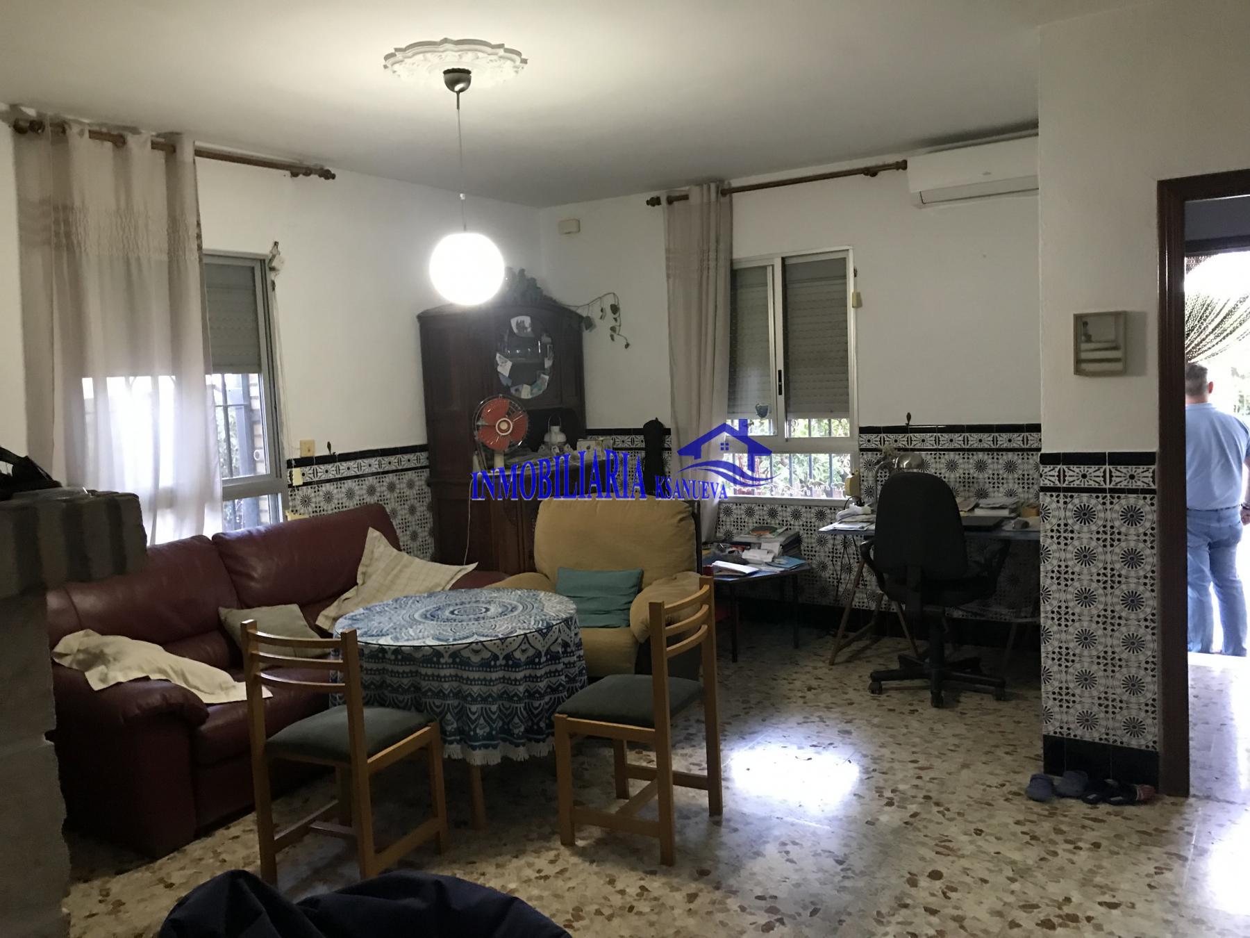 For sale of flat in Córdoba