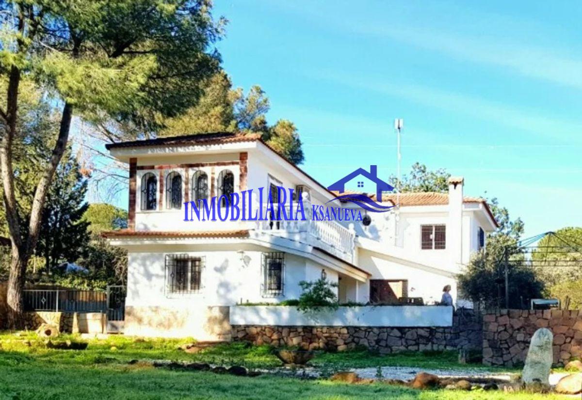 For sale of chalet in Córdoba