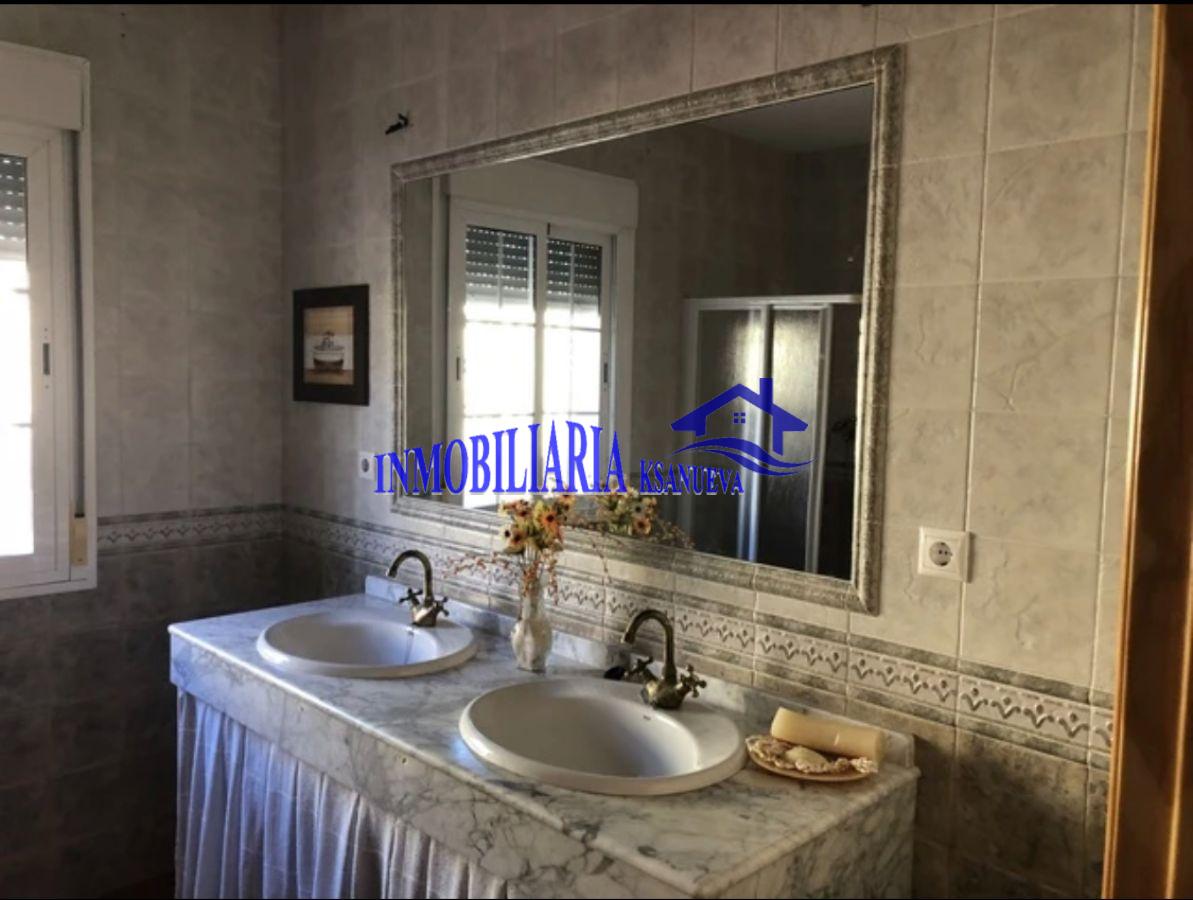 For sale of chalet in Córdoba