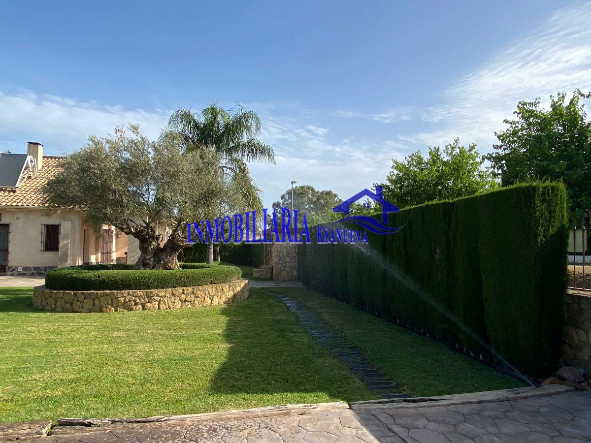 For sale of chalet in Córdoba
