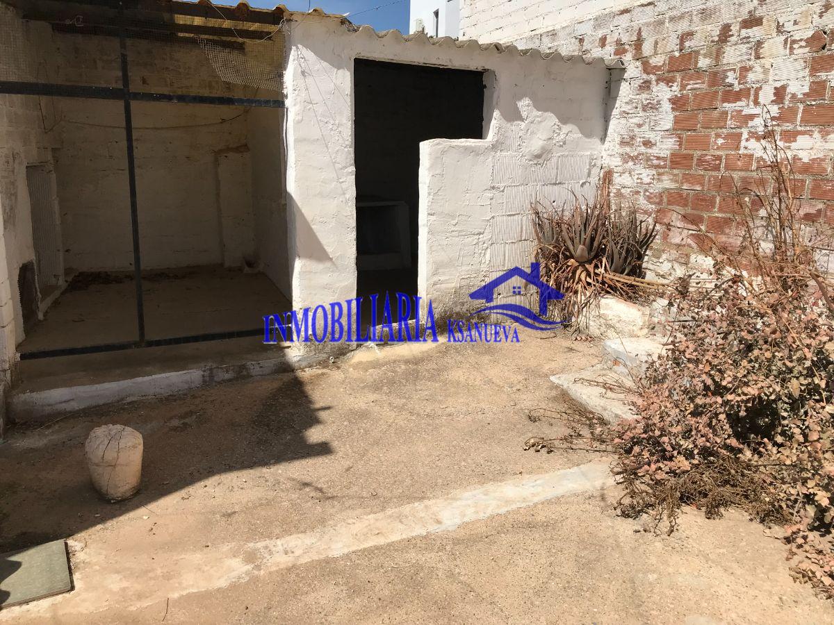 For sale of house in Nueva Carteya