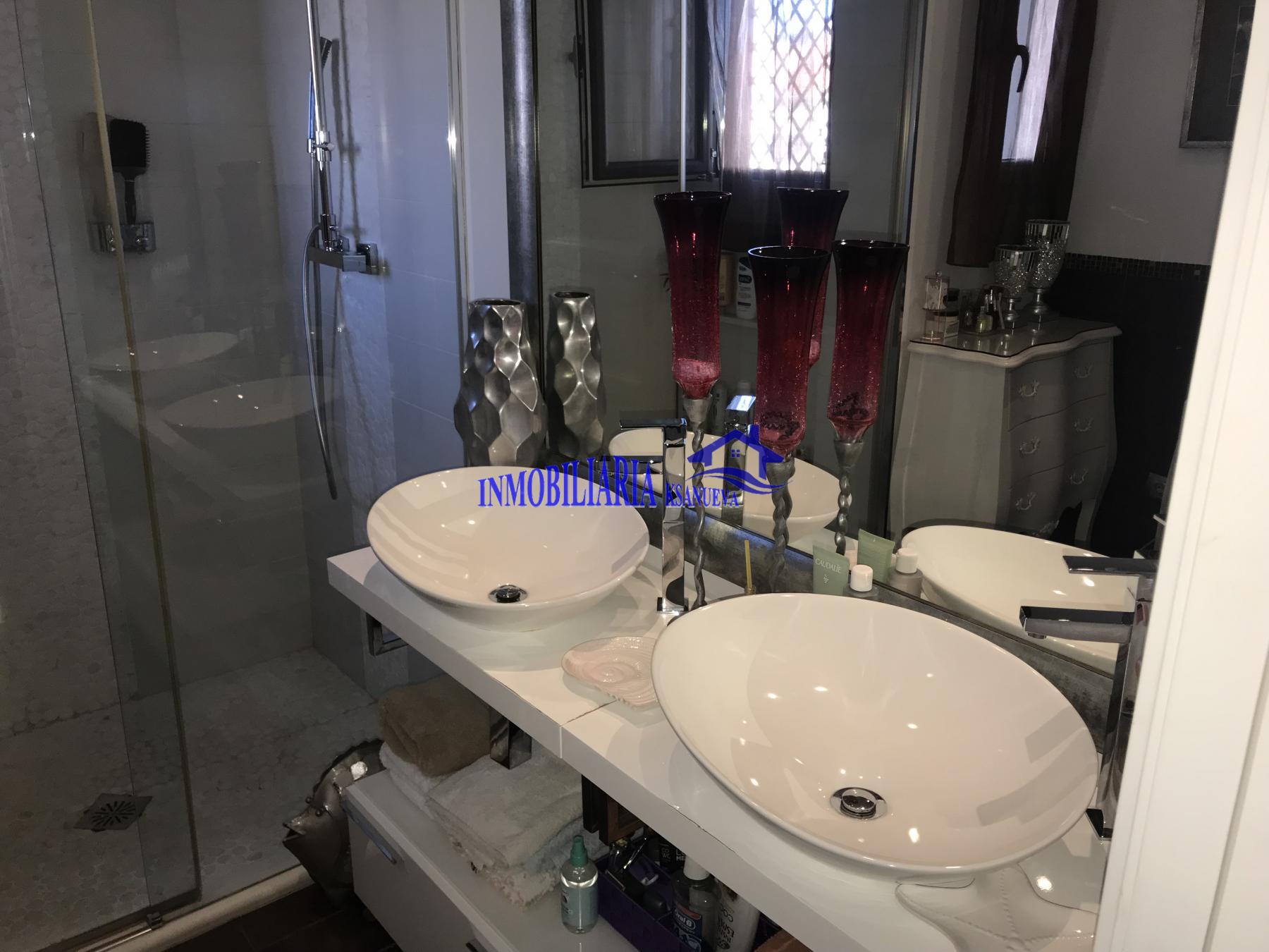 For sale of house in Córdoba