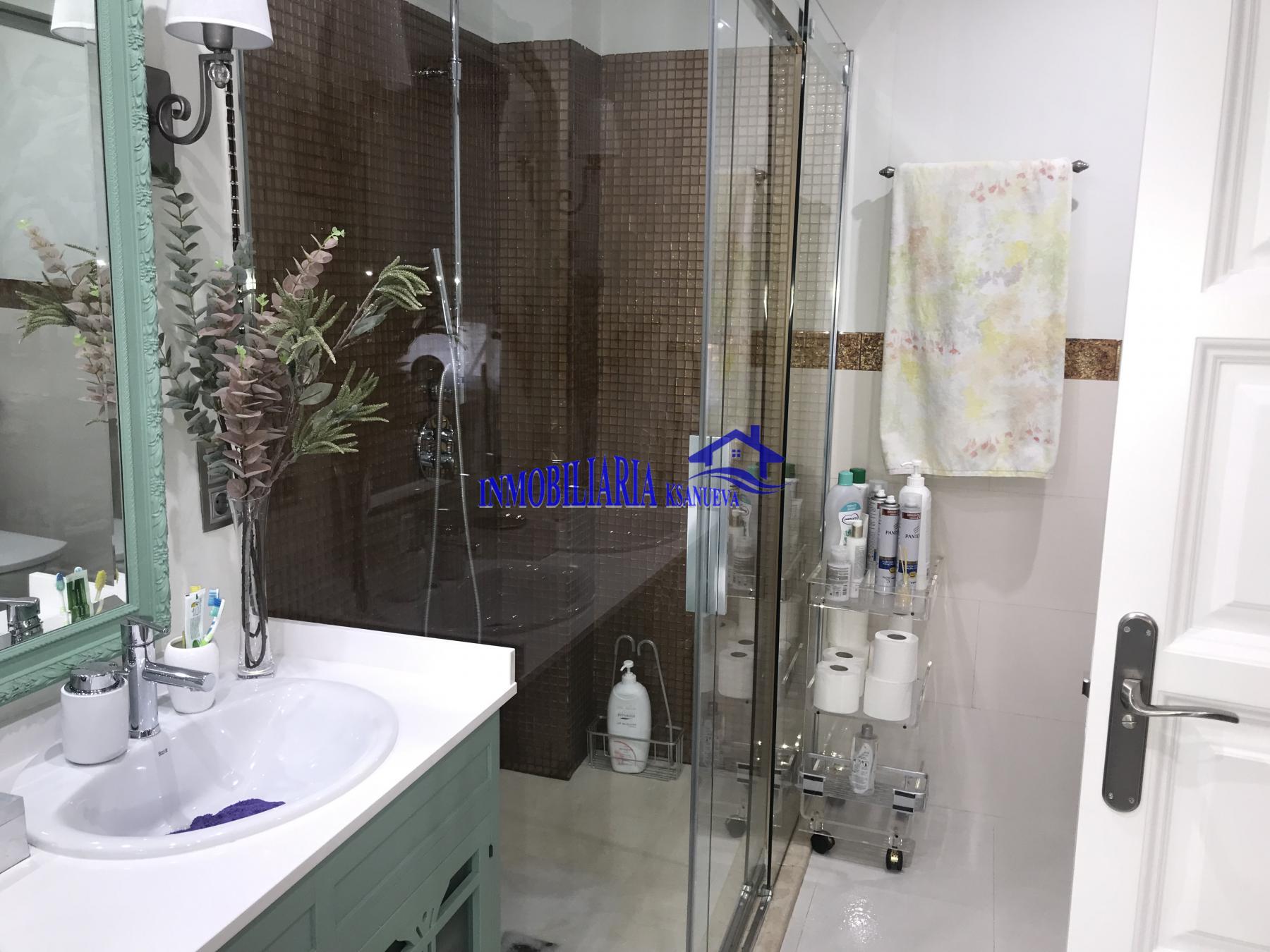 For sale of house in Córdoba