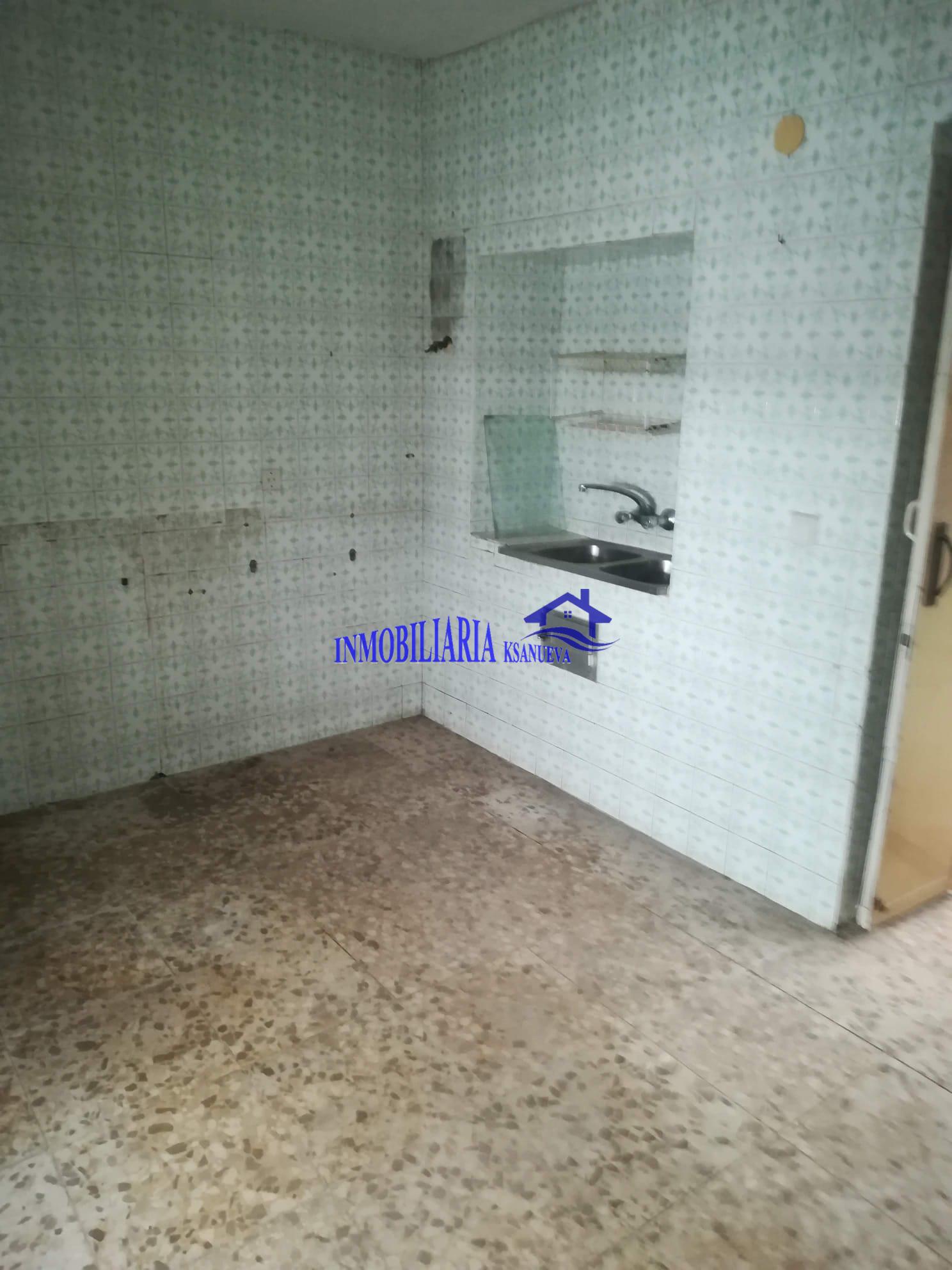 For sale of house in Córdoba