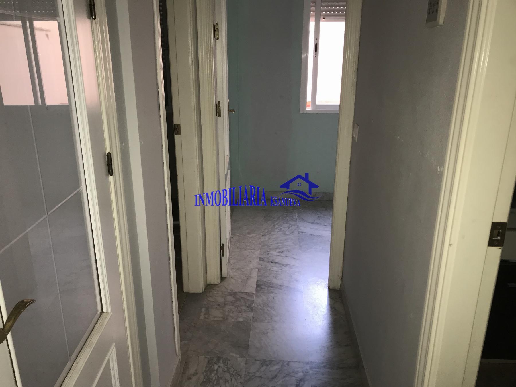 For sale of flat in Córdoba