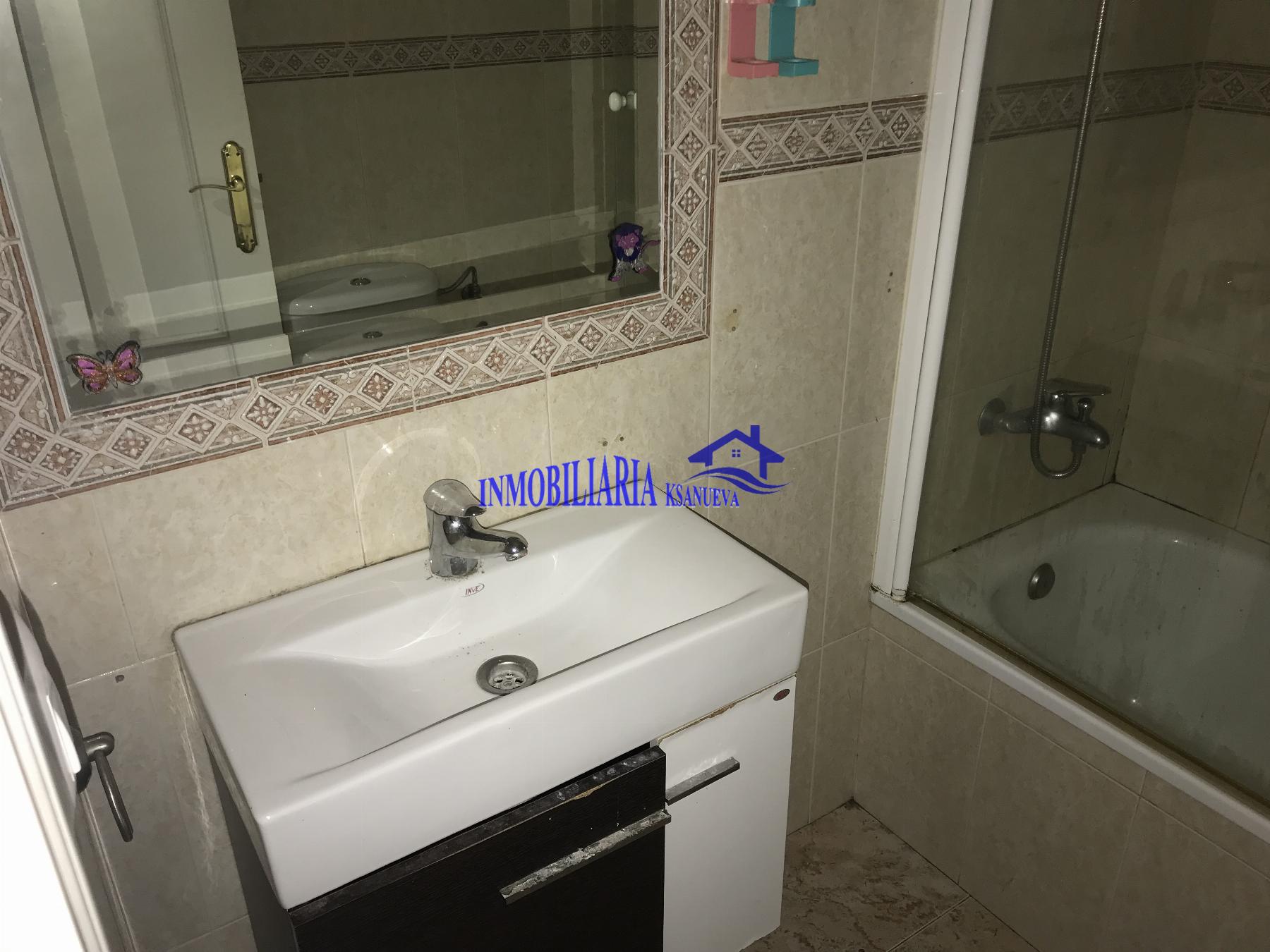 For sale of flat in Córdoba