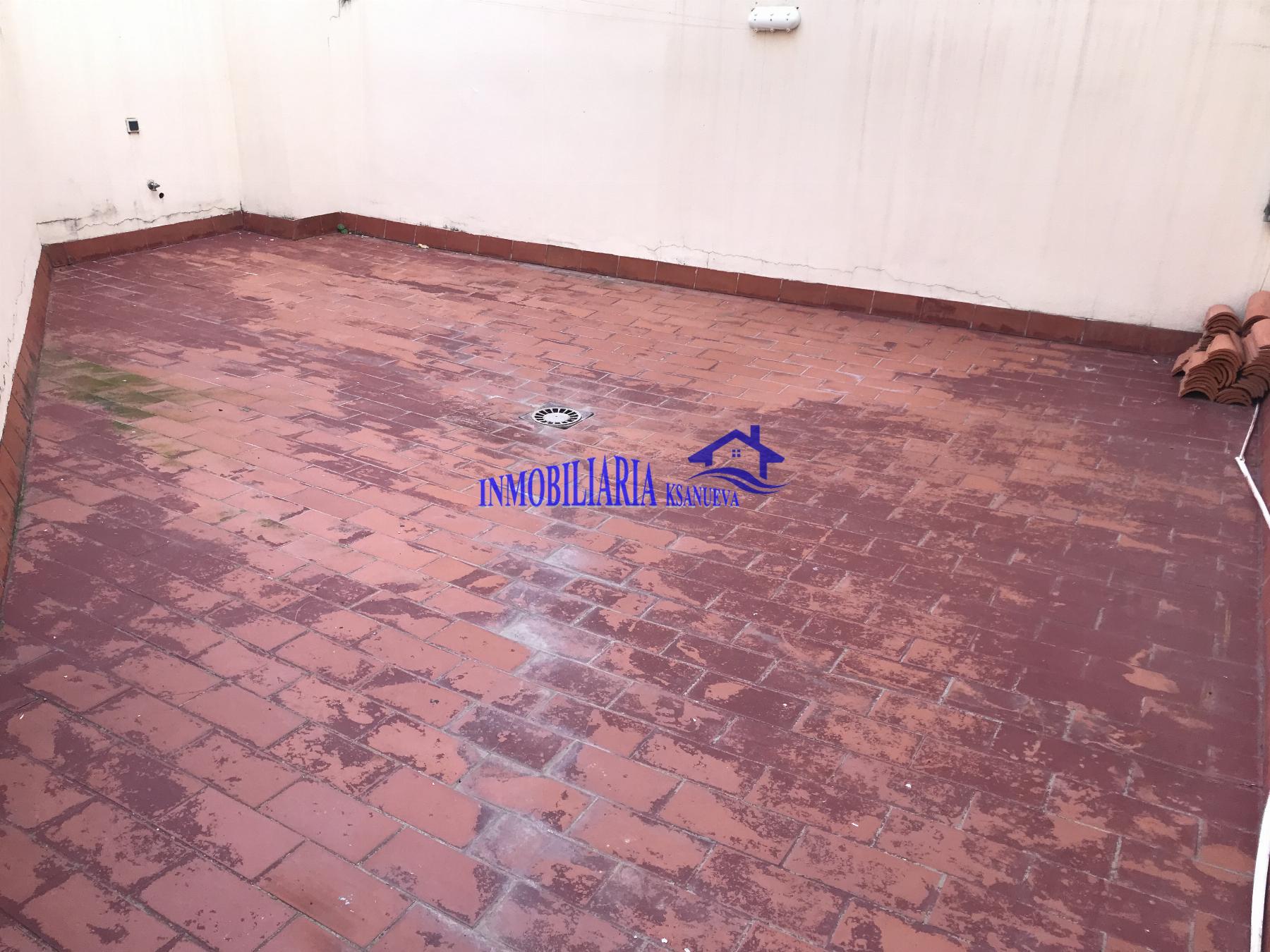 For sale of flat in Córdoba