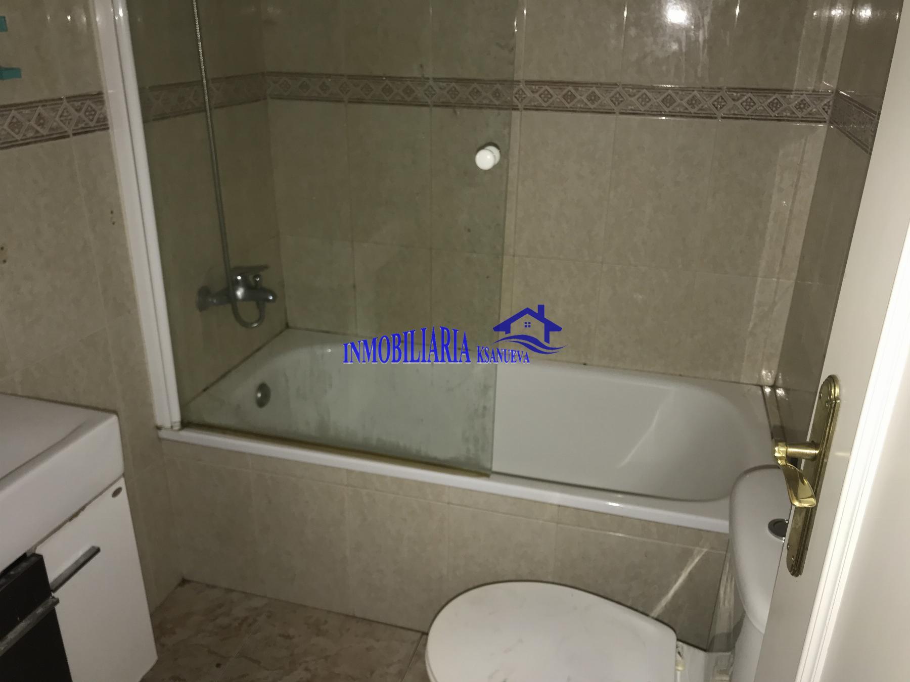 For sale of flat in Córdoba