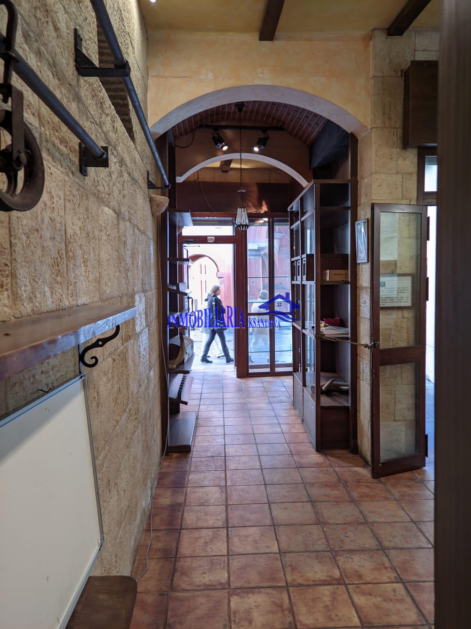 For rent of commercial in Córdoba