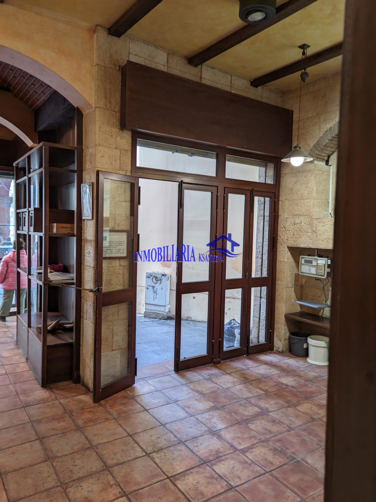 For rent of commercial in Córdoba