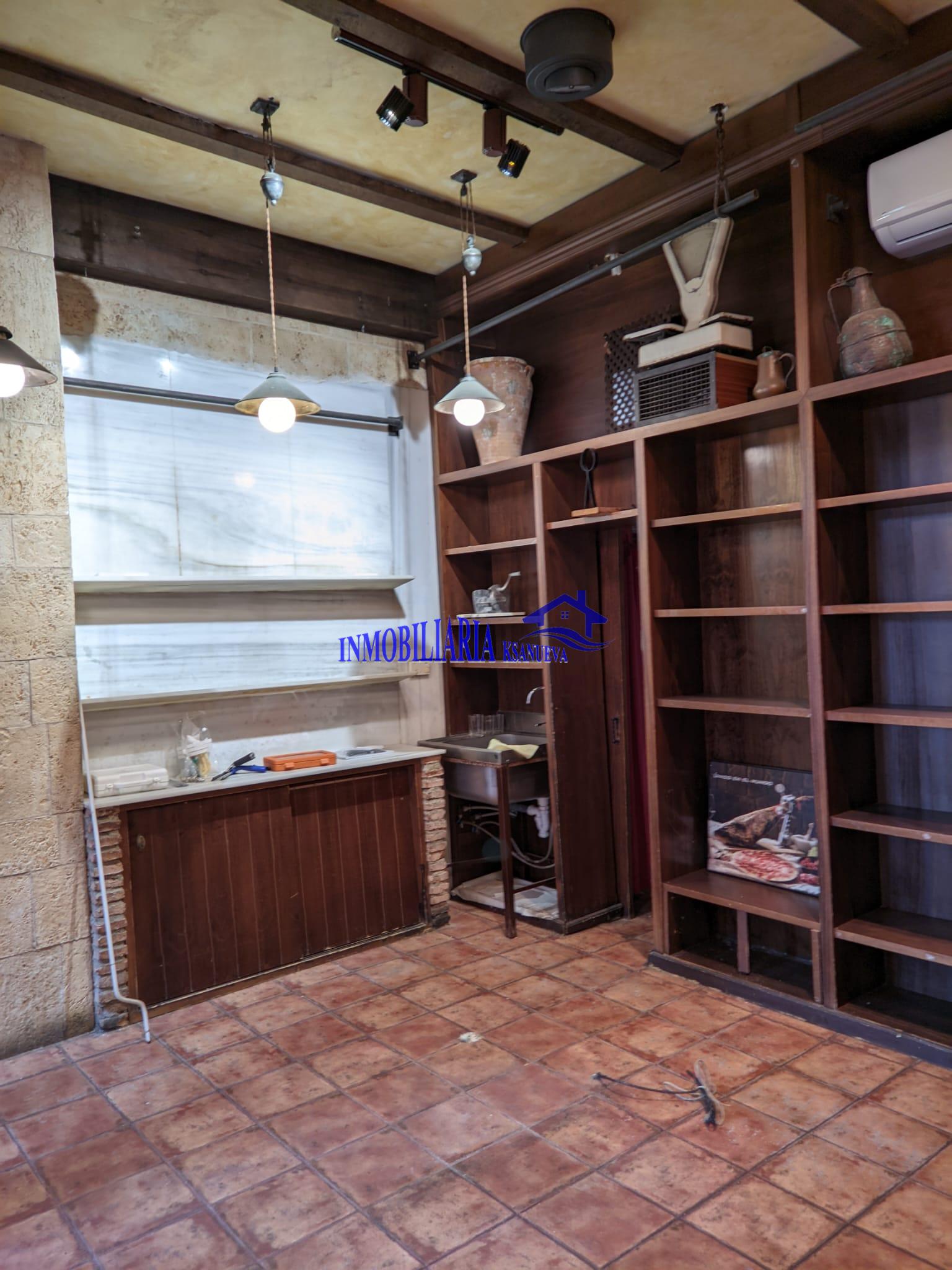 For rent of commercial in Córdoba