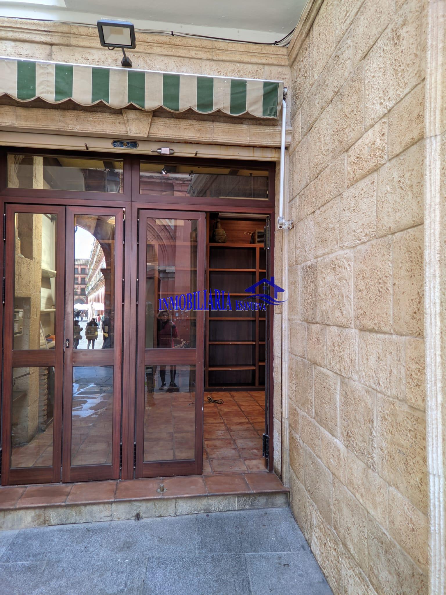 For rent of commercial in Córdoba