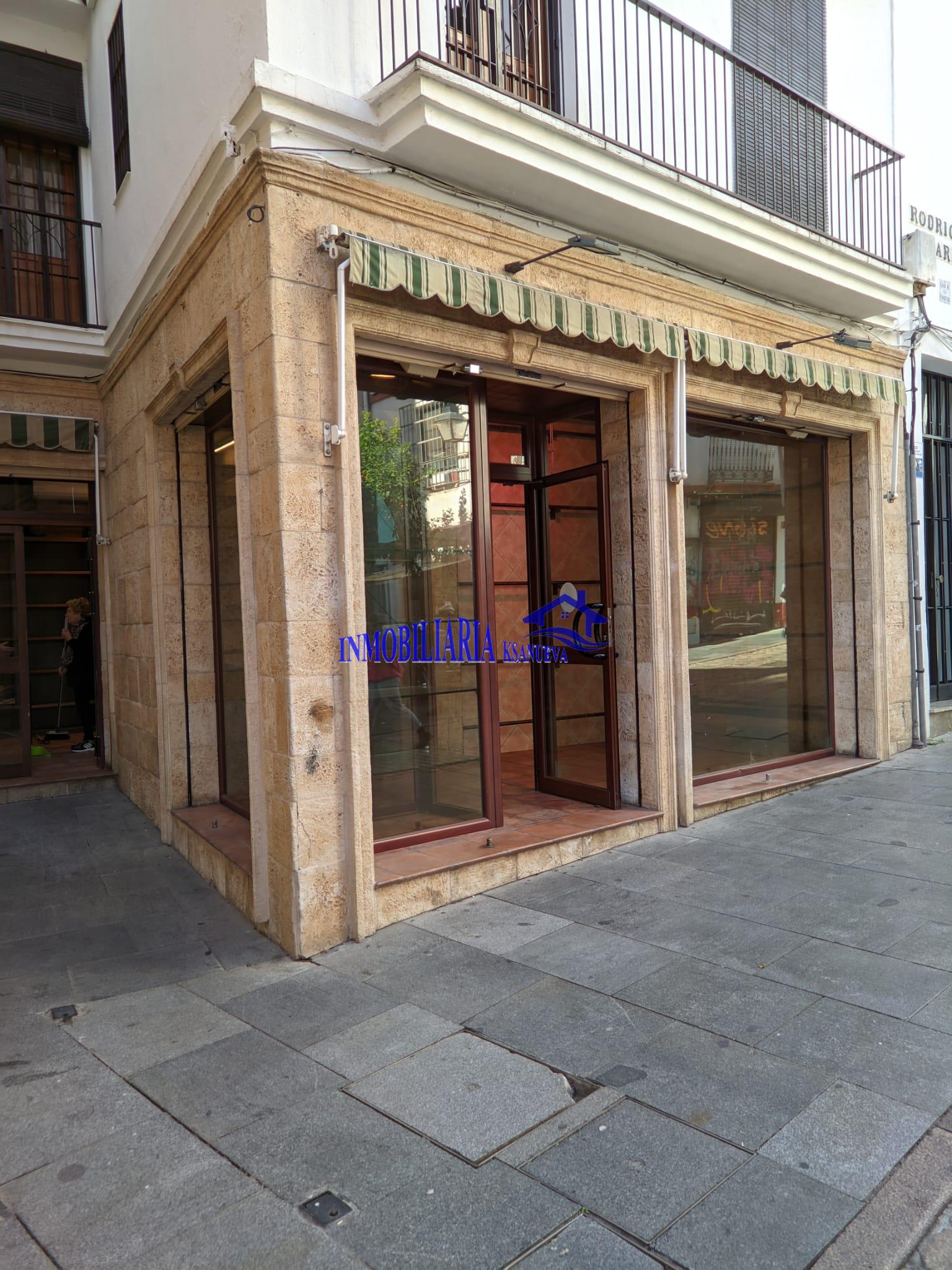 For rent of commercial in Córdoba