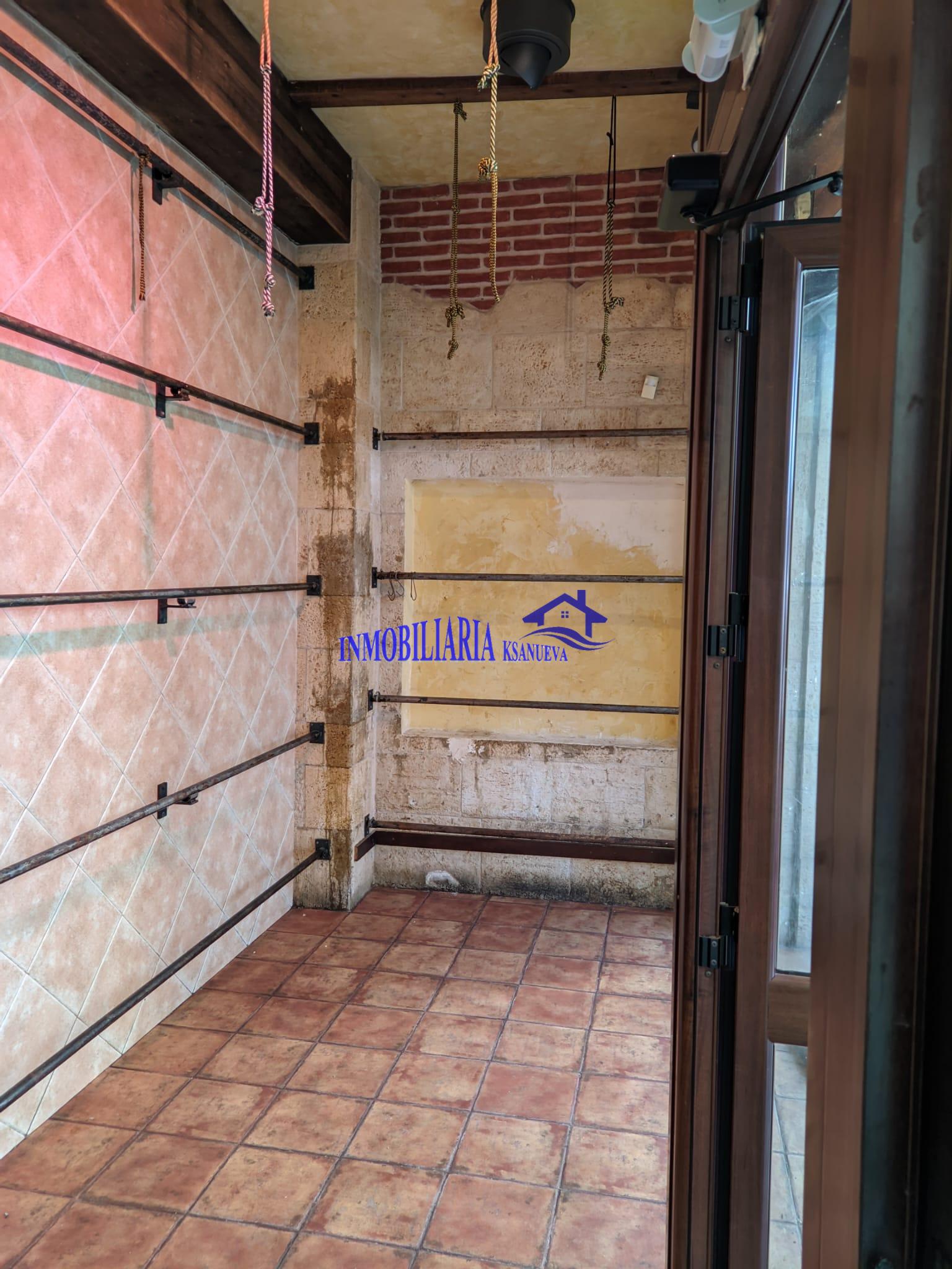 For rent of commercial in Córdoba