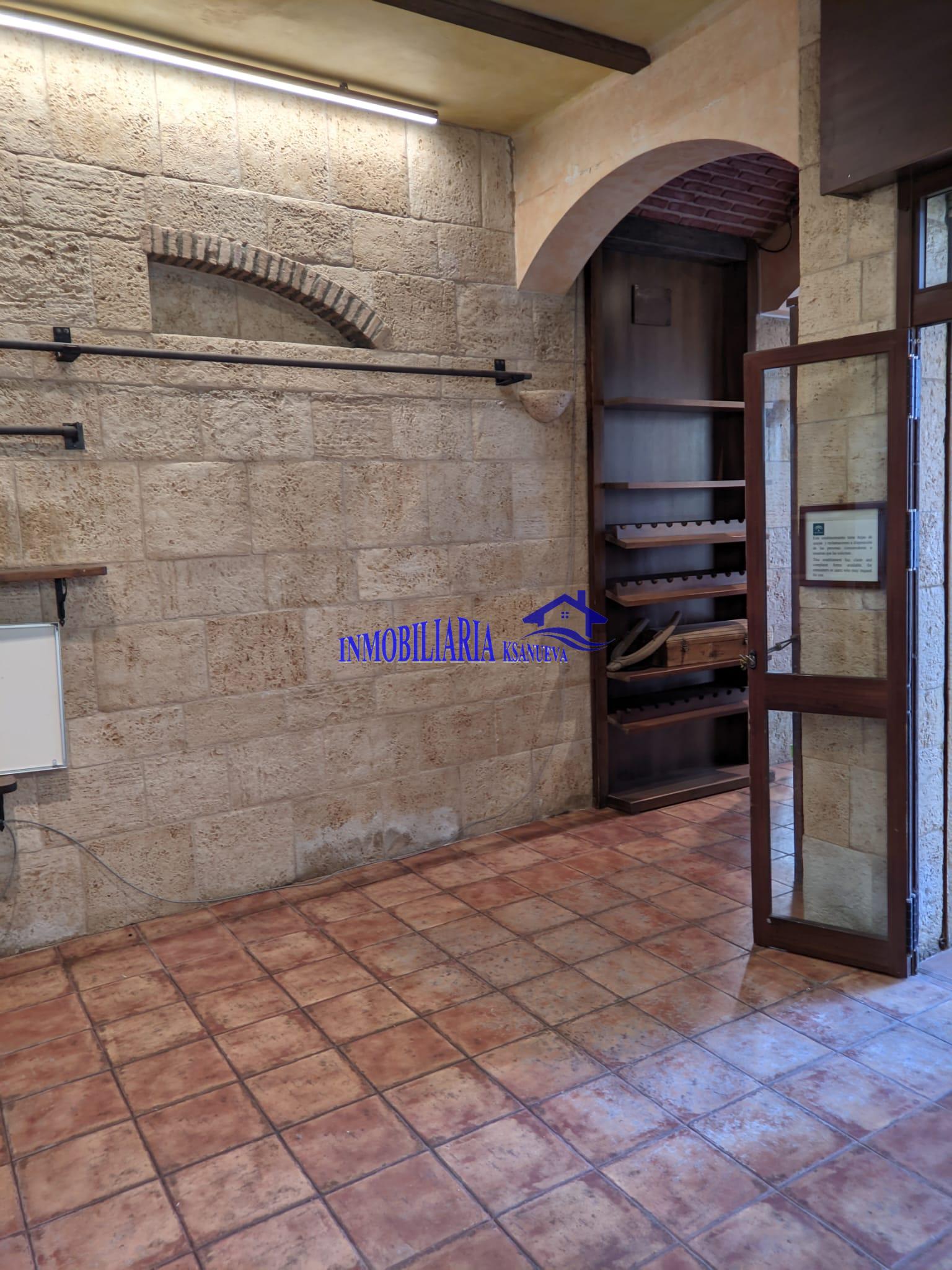 For rent of commercial in Córdoba