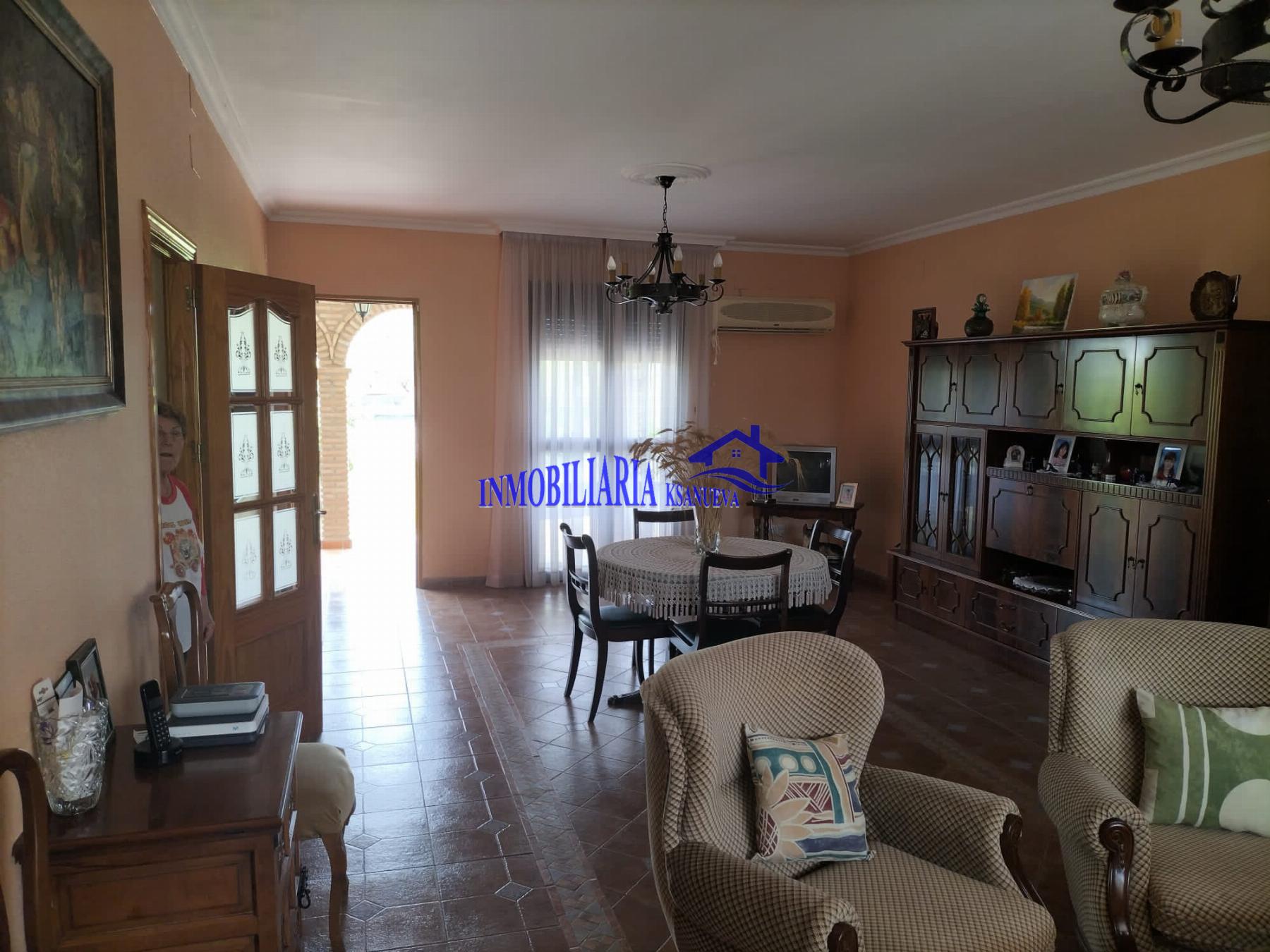 For sale of chalet in Córdoba