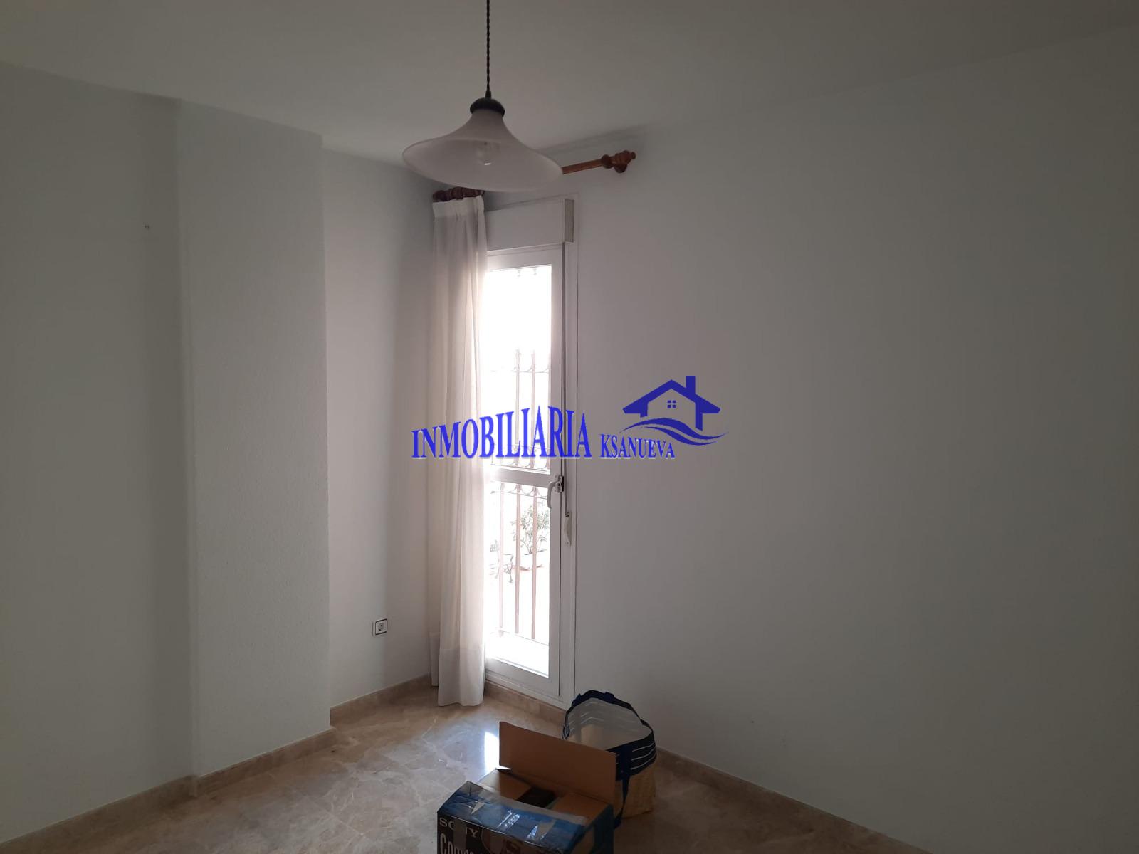 For sale of flat in Córdoba