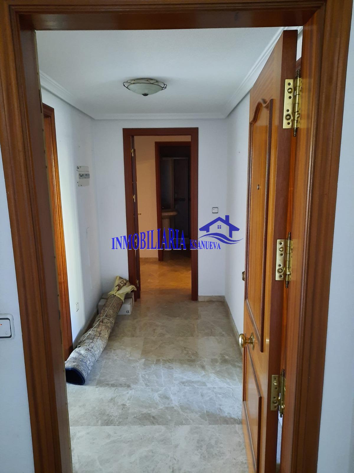 For sale of flat in Córdoba
