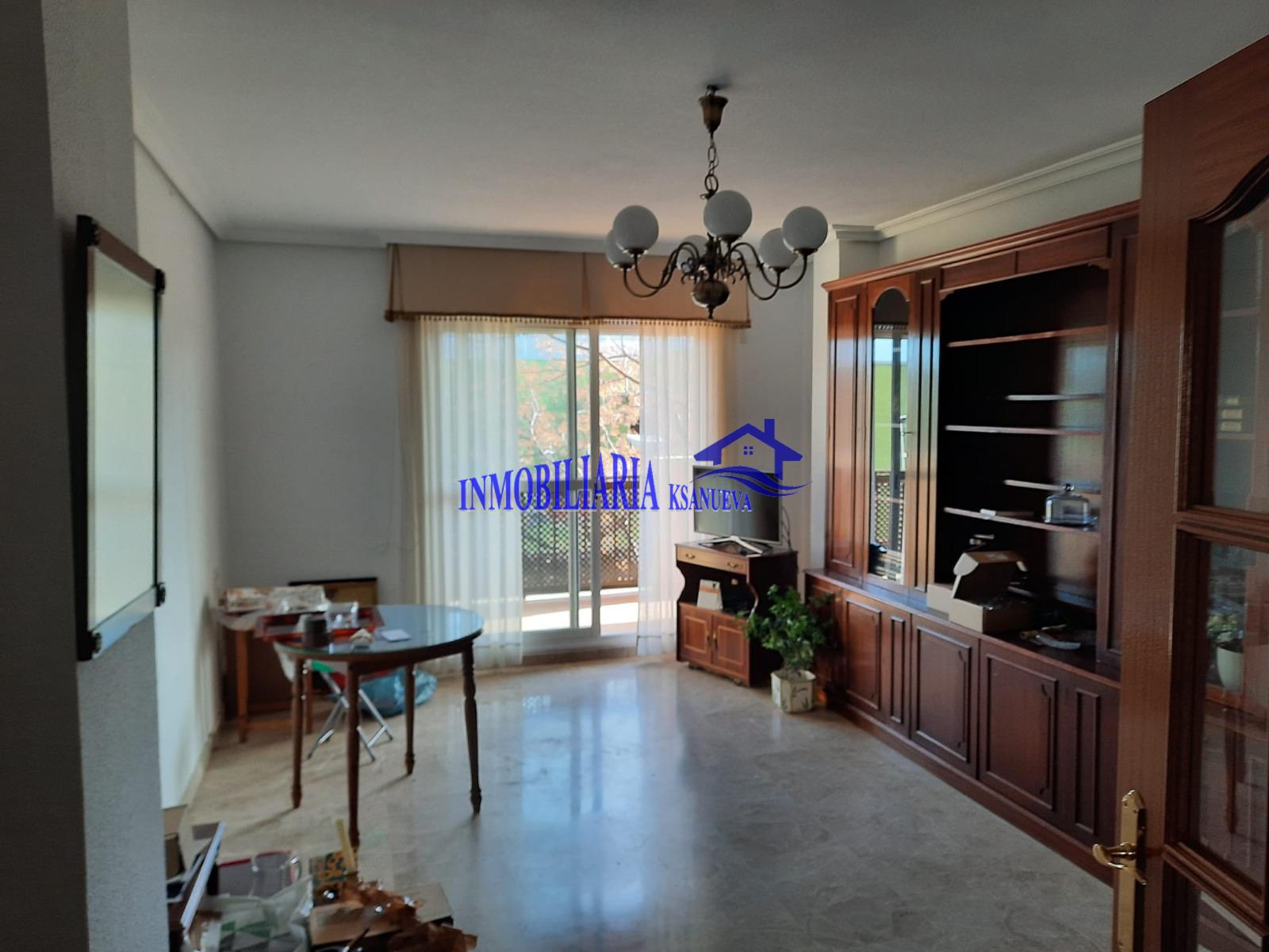 For sale of flat in Córdoba