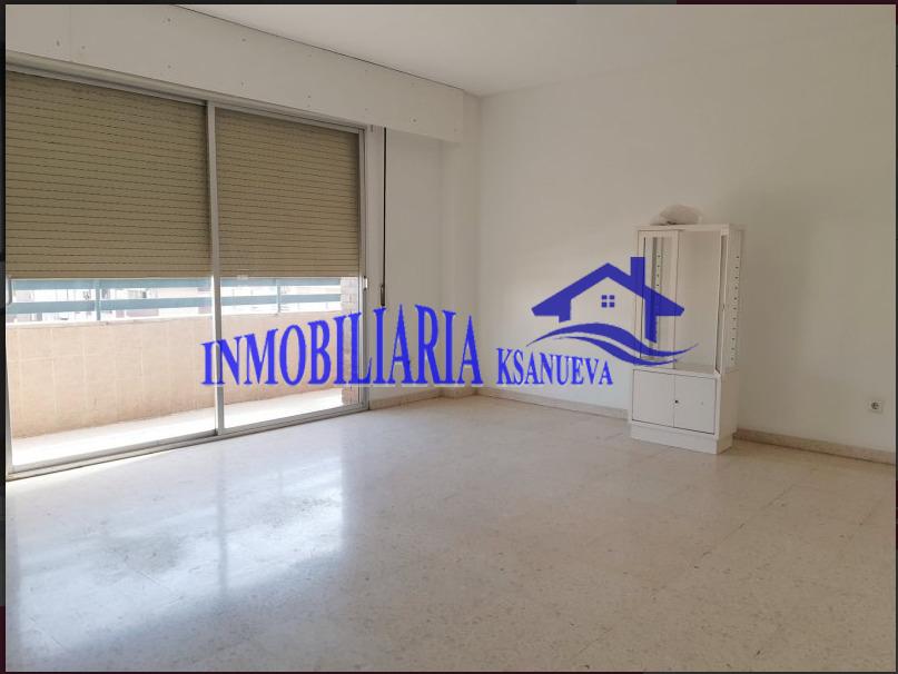 For sale of flat in Córdoba