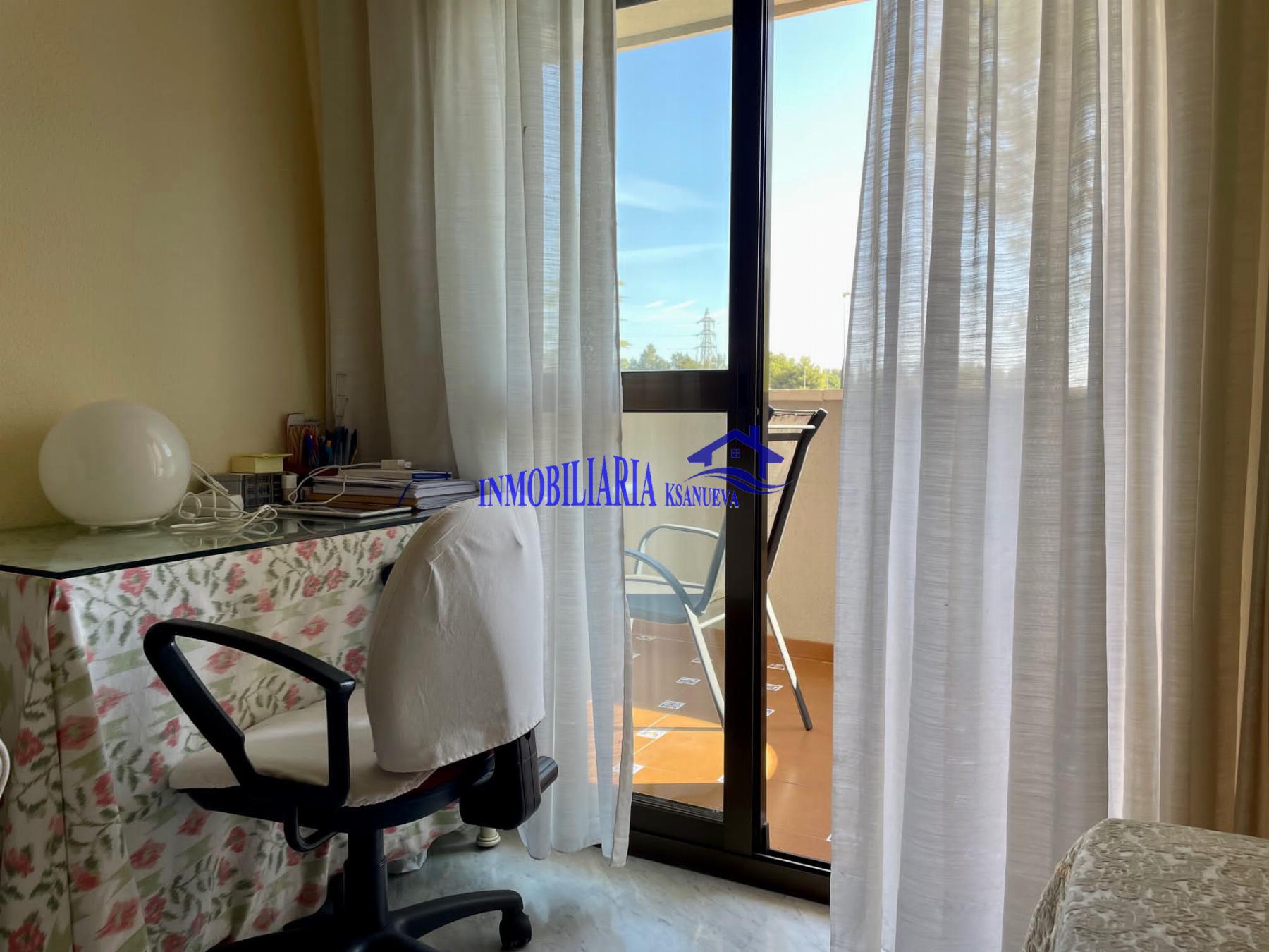 For sale of flat in Córdoba