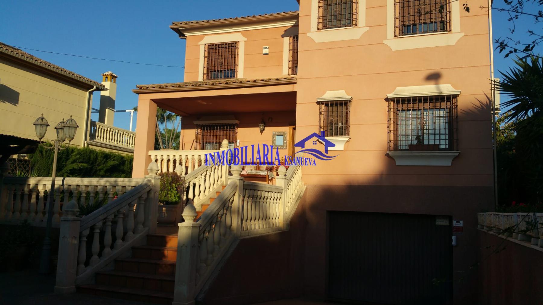 For sale of chalet in Córdoba