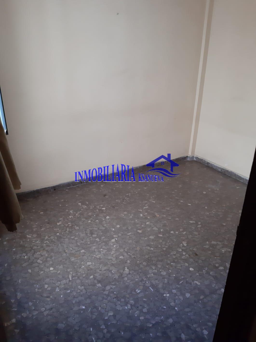 For sale of flat in Córdoba