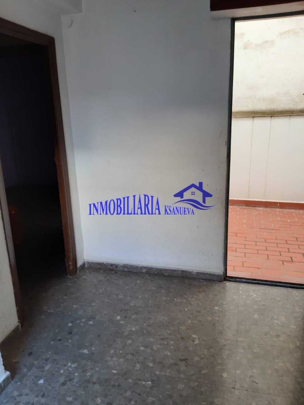 For sale of flat in Córdoba