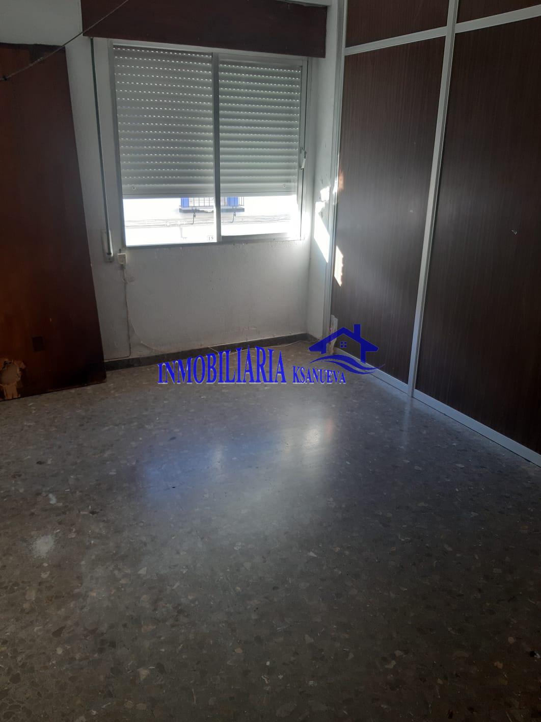 For sale of flat in Córdoba