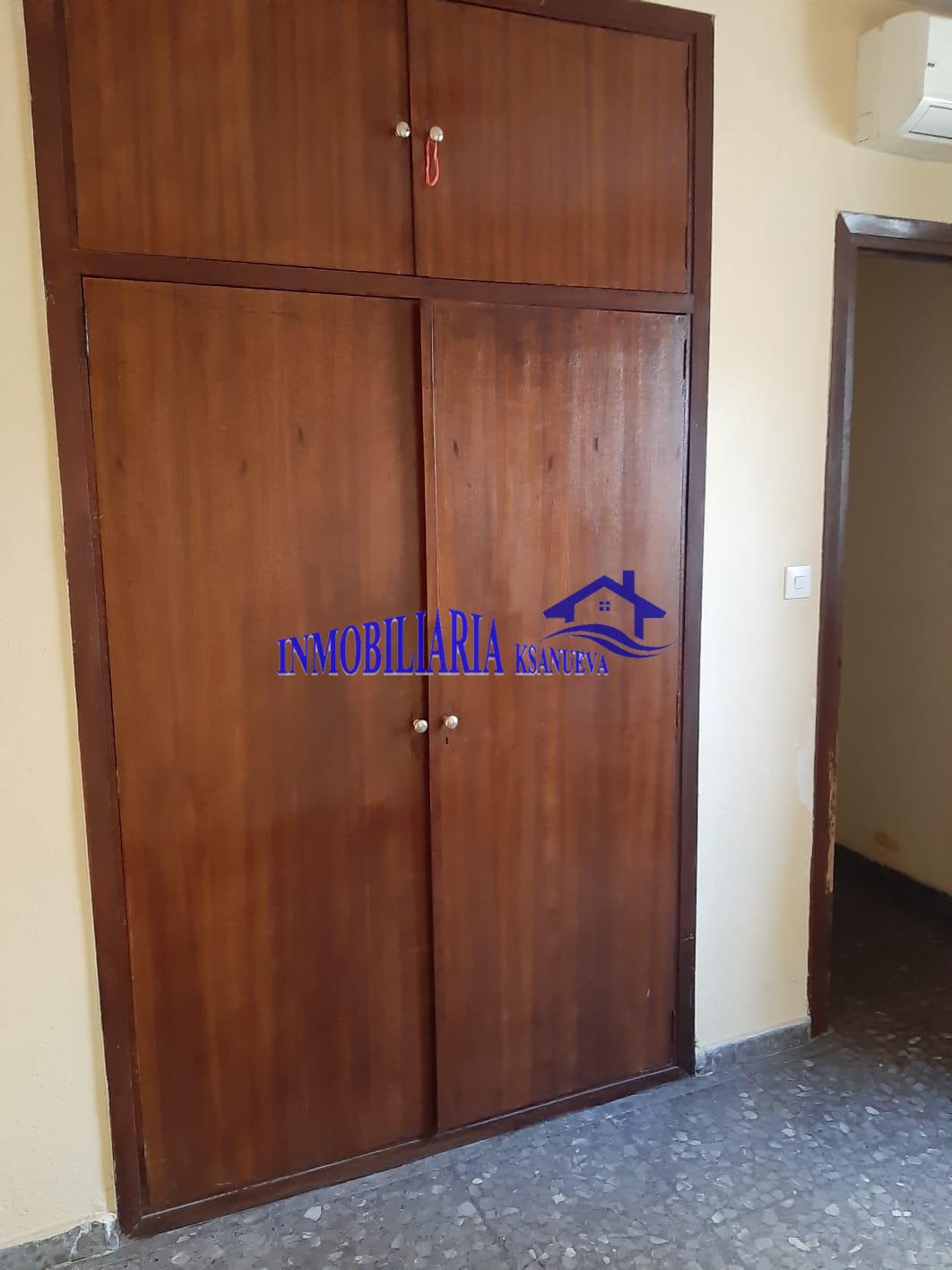 For sale of flat in Córdoba