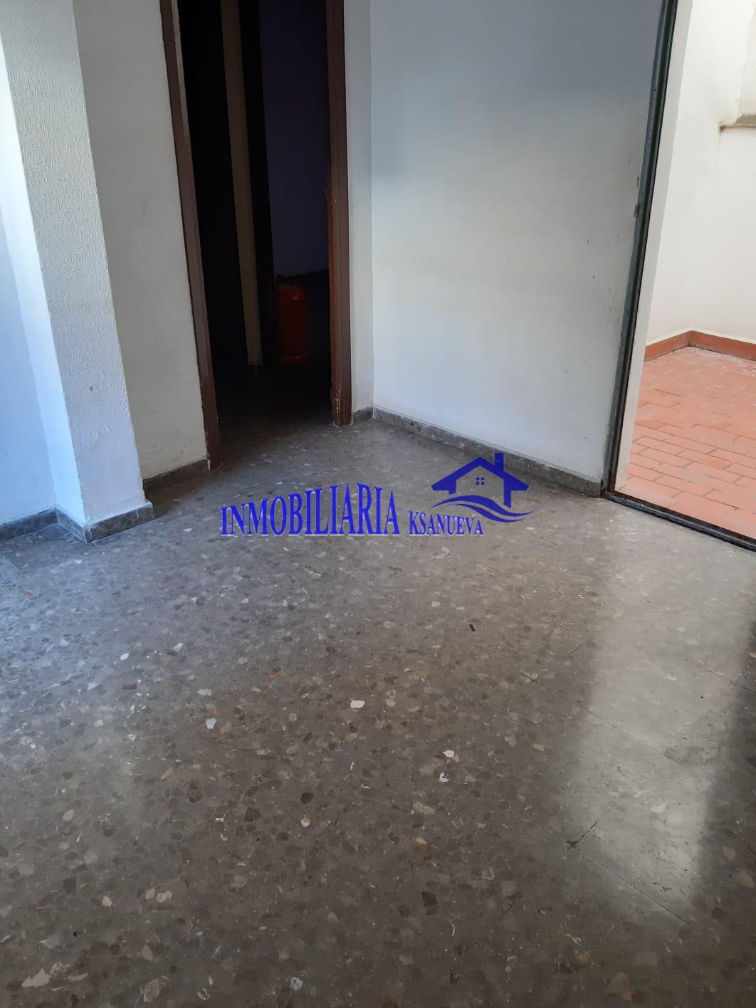 For sale of flat in Córdoba
